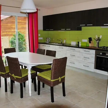 Chalet Du Clos 사흘라 라 카네다